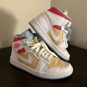 Womens Air Jordan 1 Mid SE
